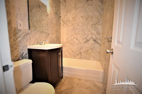 Rented by Manhattan Realty Group | media 36