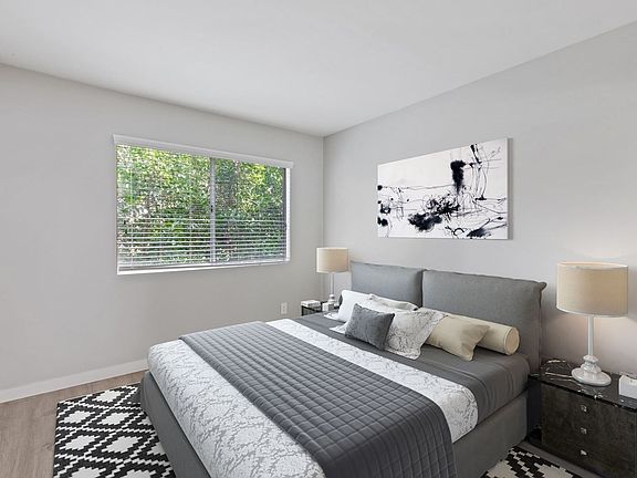 5th image of 810 Crenshaw Blvd APT 11