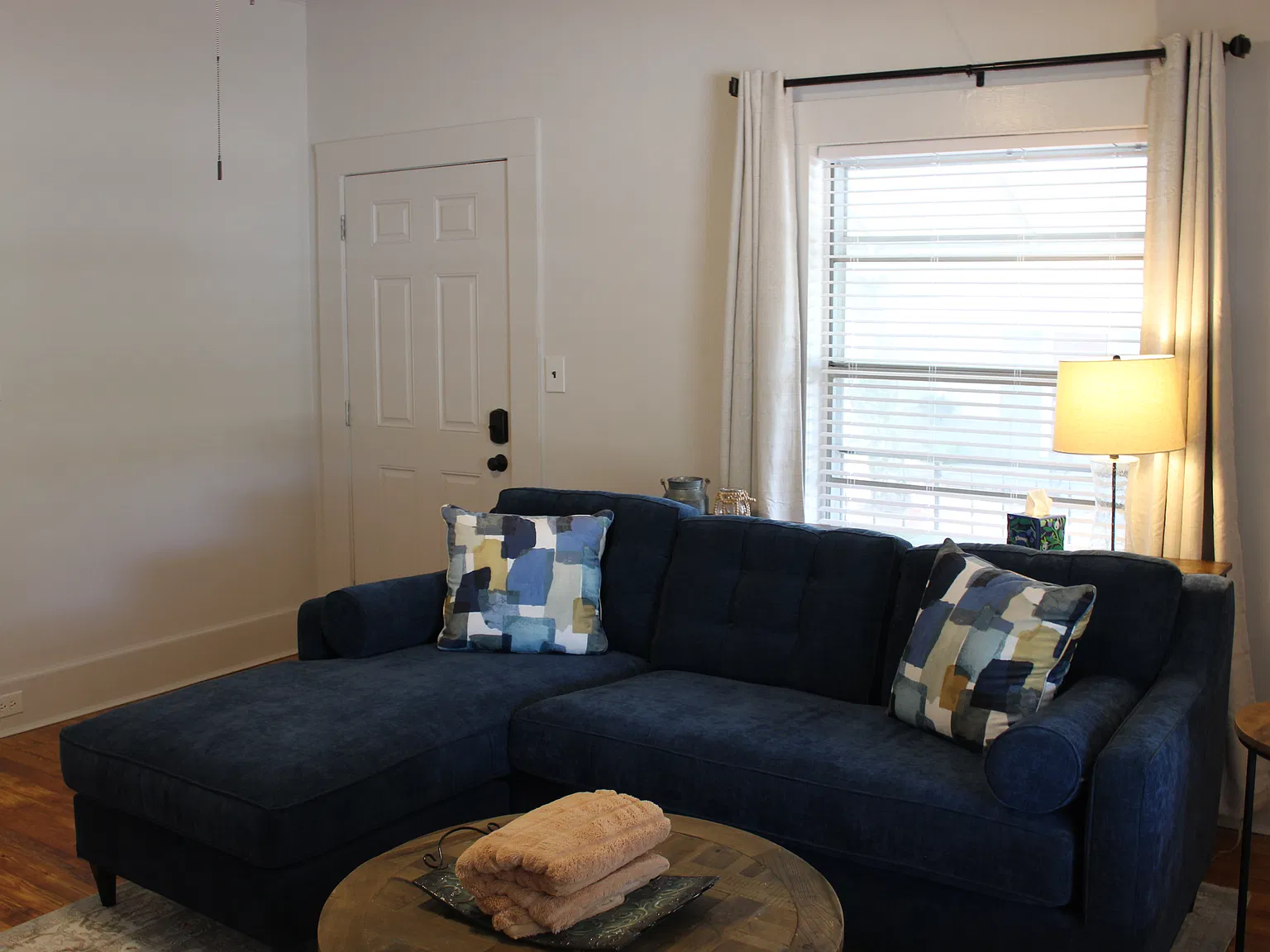 2 bed, 1180 sqft, $1,600 — Photo 2