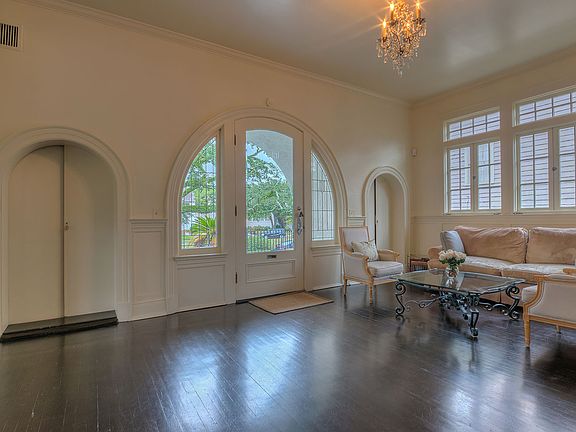 4th image of 35 Audubon Blvd