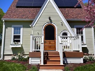 1718 Schlimgen Ave, Madison, WI 53704