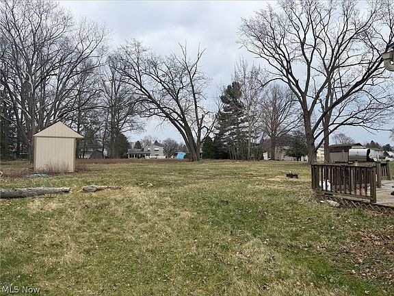 4th image of 3045 Evelyn Rd