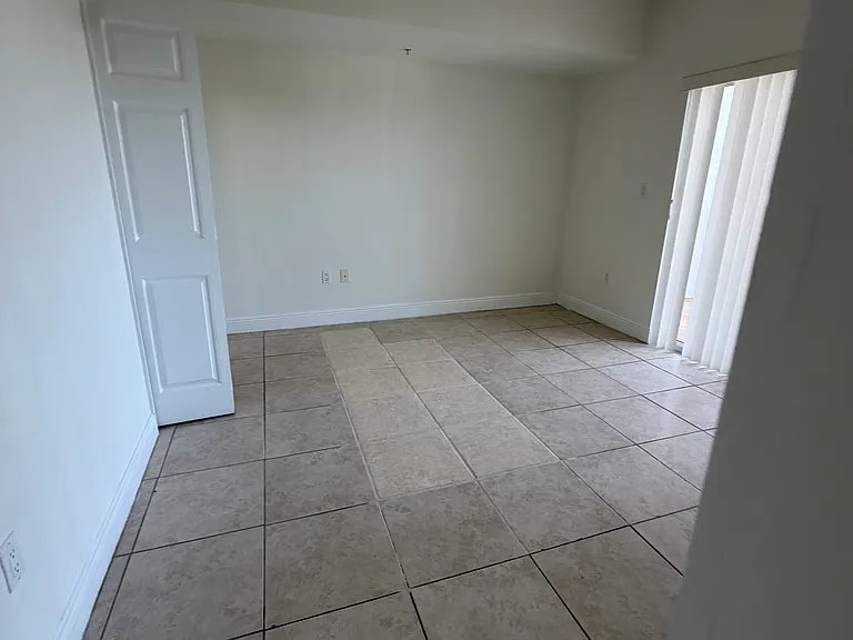 6357 SW 8th St #807 — Photo 23