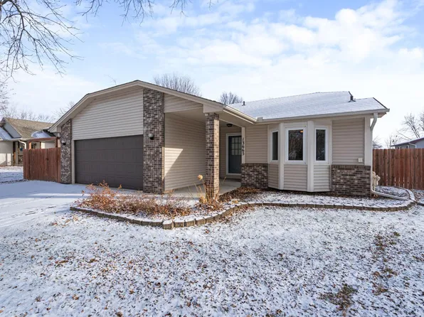13665 Xavis St NW, Andover, MN 55304