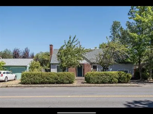 2557 Hilyard Street, 2557 Hilyard St, Eugene, OR 97405