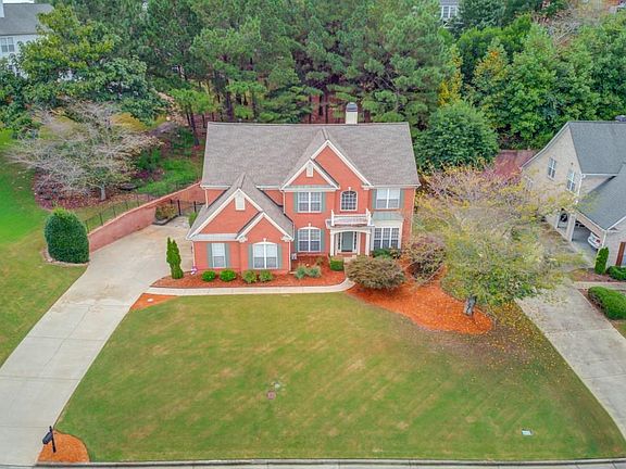 2nd image of 372 Bournemouth Dr