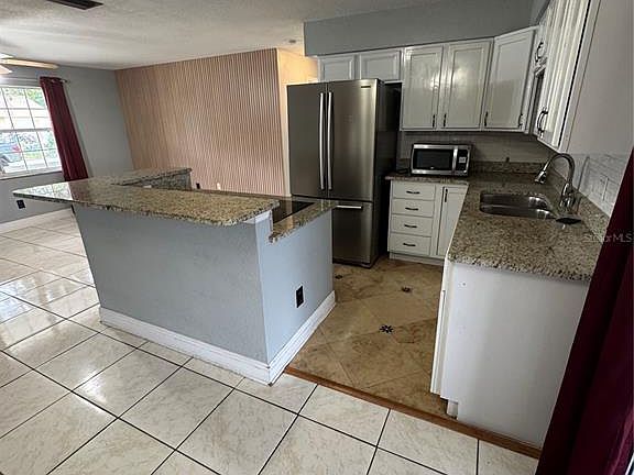 5th image of 707 PHOENIX AVENUE