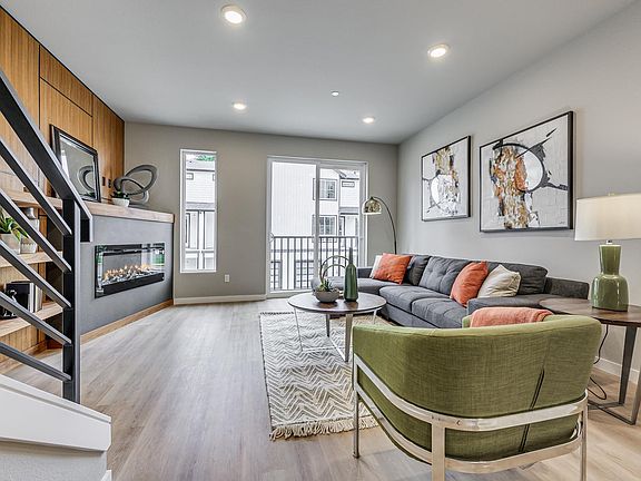3rd image of 18521 1st Ave NE Unit F