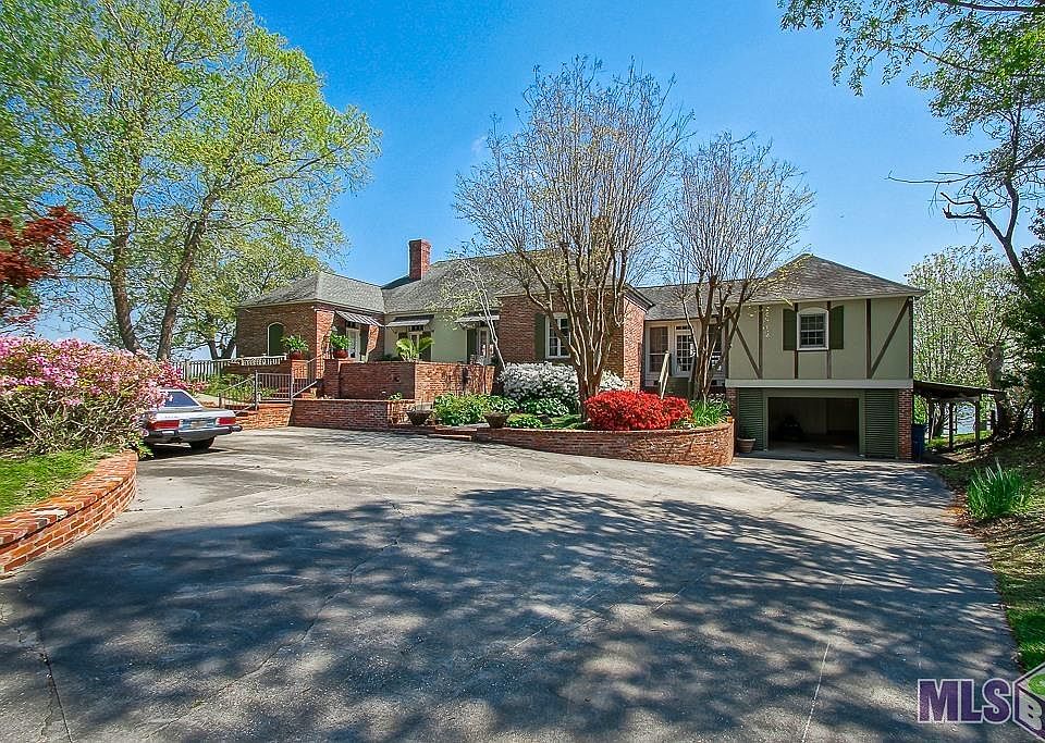 1st image of 2417 False River Dr