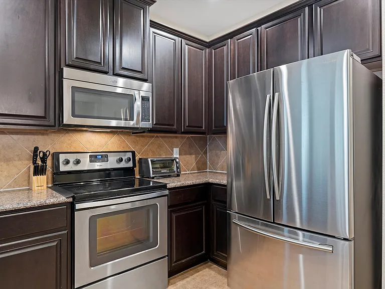 6900 Carrington Ln — Photo 16