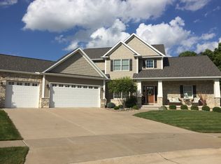 5244 Auburn Ct, Bettendorf, IA