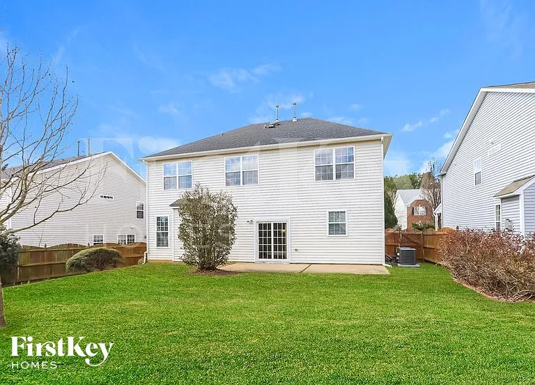 2114 Feather Ridge Dr — Photo 15