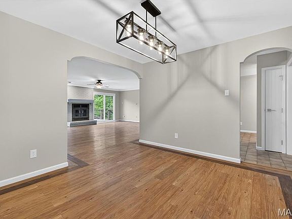 5th image of 18506 Royal Dr