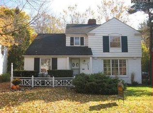 3703 Stoer Rd, Shaker Heights, OH 44122