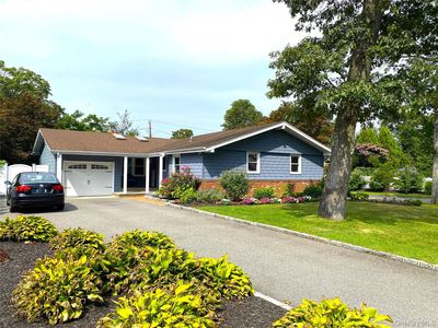 94 Eagle Lane, Hauppauge, NY, 11788
