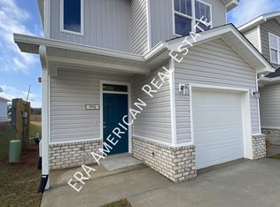 991 Skylark Rd, Mary Esther, FL 32569