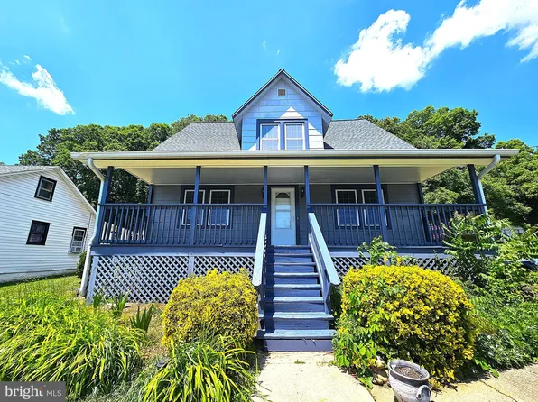 18402 Corby St, Triangle, VA 22172