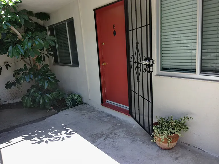 2610 Carnegie Ln #E — Photo 8