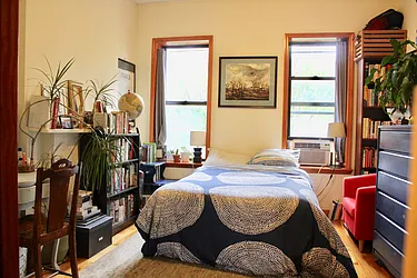 Rented by R New York