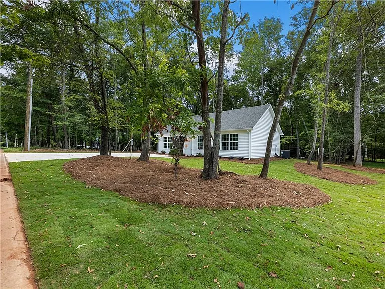 8079 Beachwood Dr — Photo 21