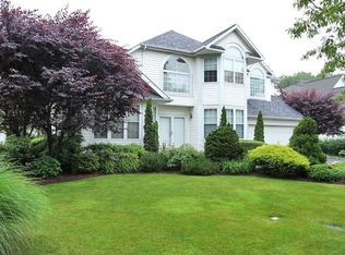 9 Wendy Rd, Syosset, NY 11791