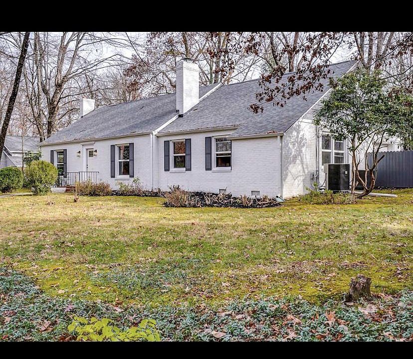 1st image of 903 Beech Dr