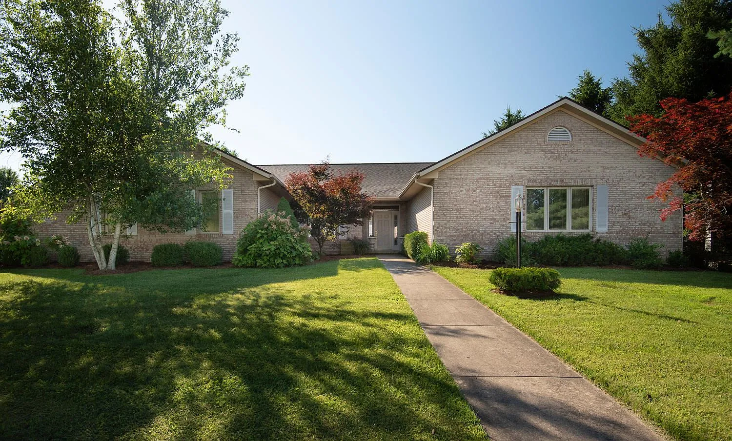 2508 E Cedarwood Dr photo 1