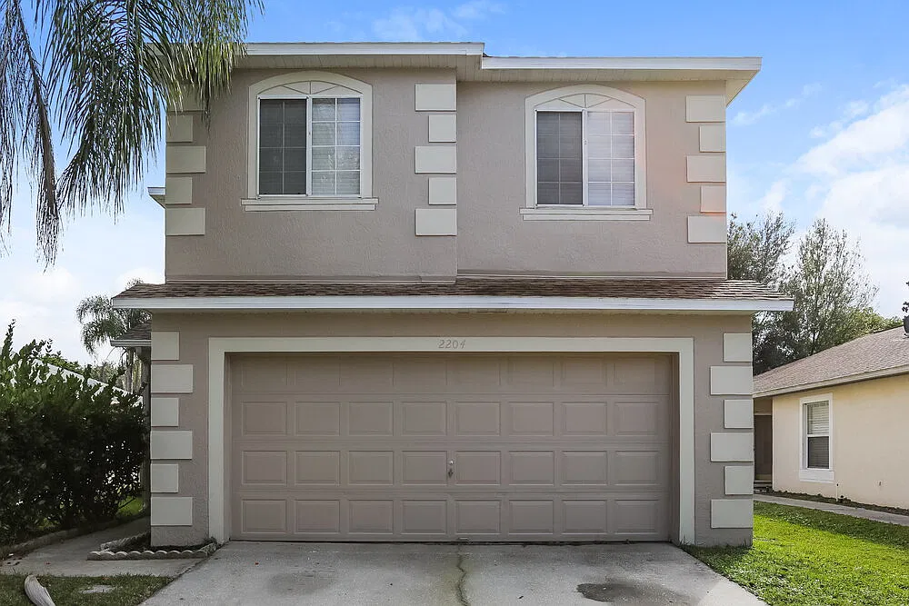 4 bed, 2.5 bath, 1695 sqft, $3,950 — Photo 1