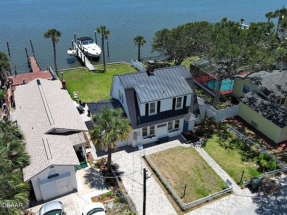 2nd image of 241 Lexington Dr