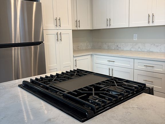 5th image of 1811 Alabama St APT A
