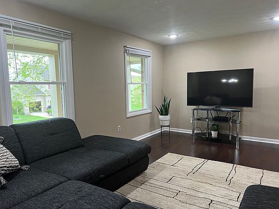 3rd image of 4071 Berrywood Dr