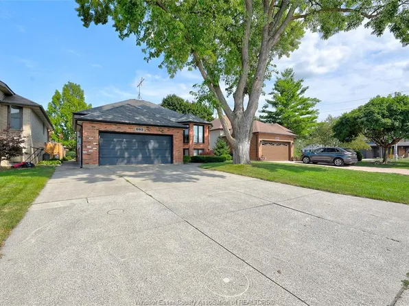 682 Michael Dr, Tecumseh, ON N8N 4N2