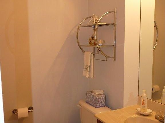 2nd image of 716 Sunset Cir