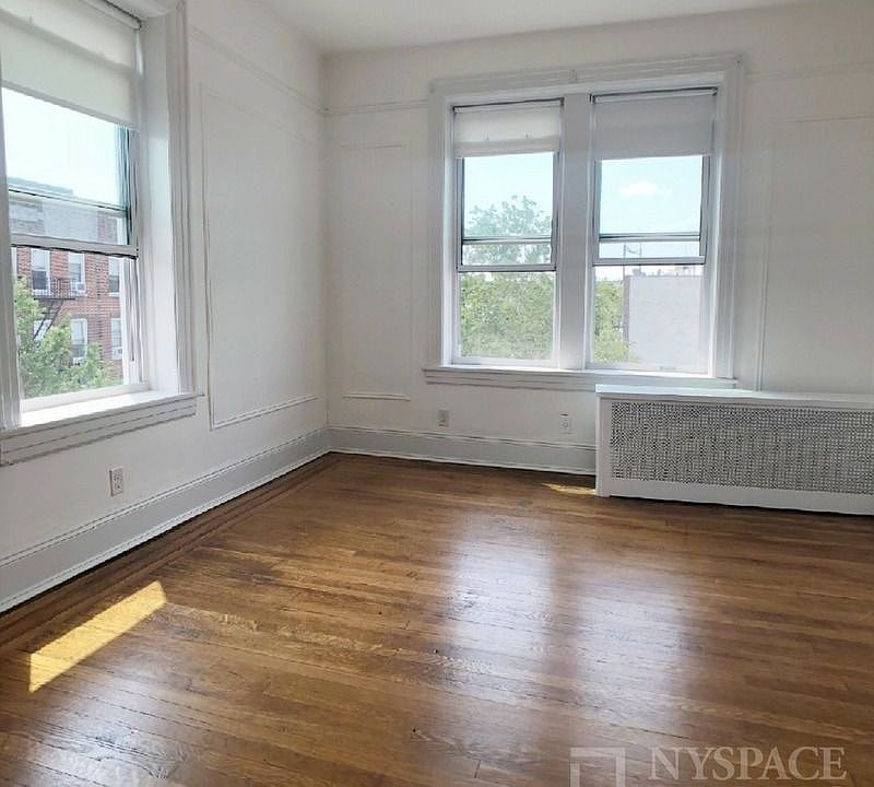 1st image of 2204 33rd St #4