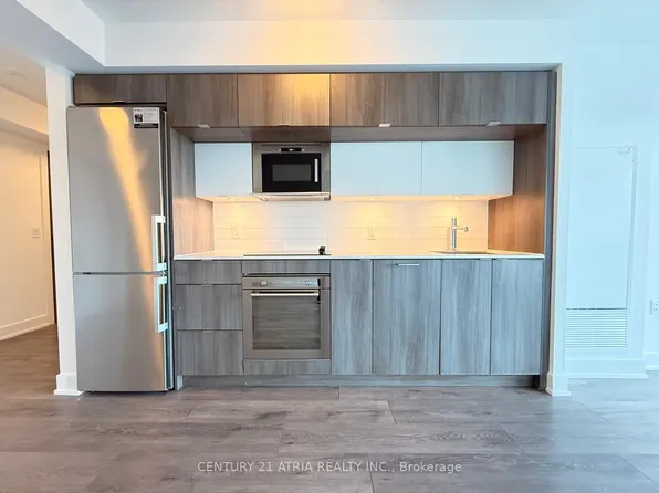 585 Bloor St E, Toronto, ON