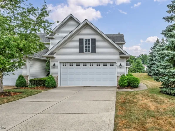 642 Linsberry Ct, Avon Lake, OH 44012