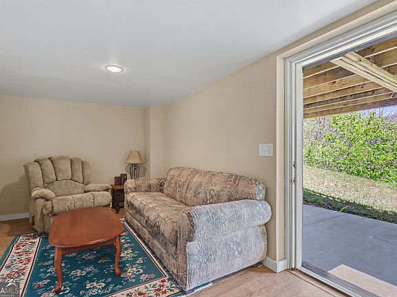 60th image of 542 Eastern Cross Ln