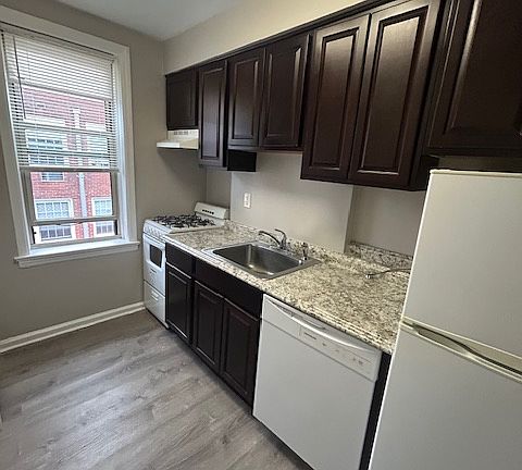 5th image of 147 Vose Ave #C9