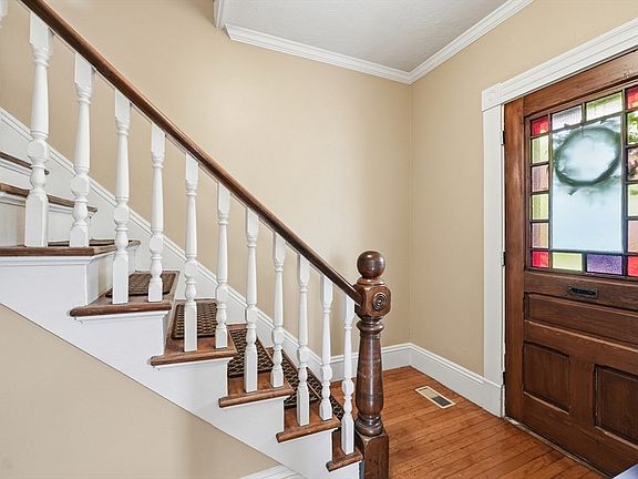2nd image of 14 Seagrave St #14