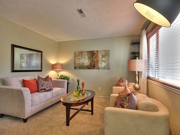 4th image of 18224 Hale Ave APT D