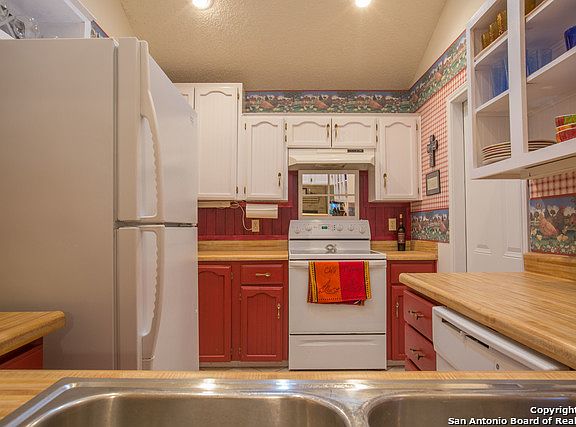 5th image of 13301 Dubuque St