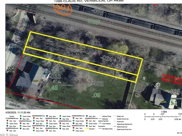 1285 Claus Rd, Vermilion, OH 44089