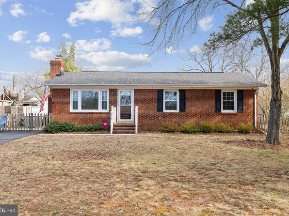 516 Edwards Dr, Fredericksburg, VA 22405