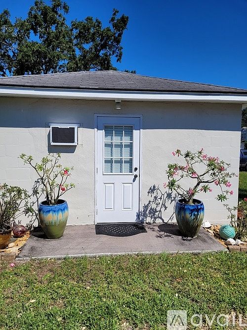 1st image of 941 Highland Ave #G