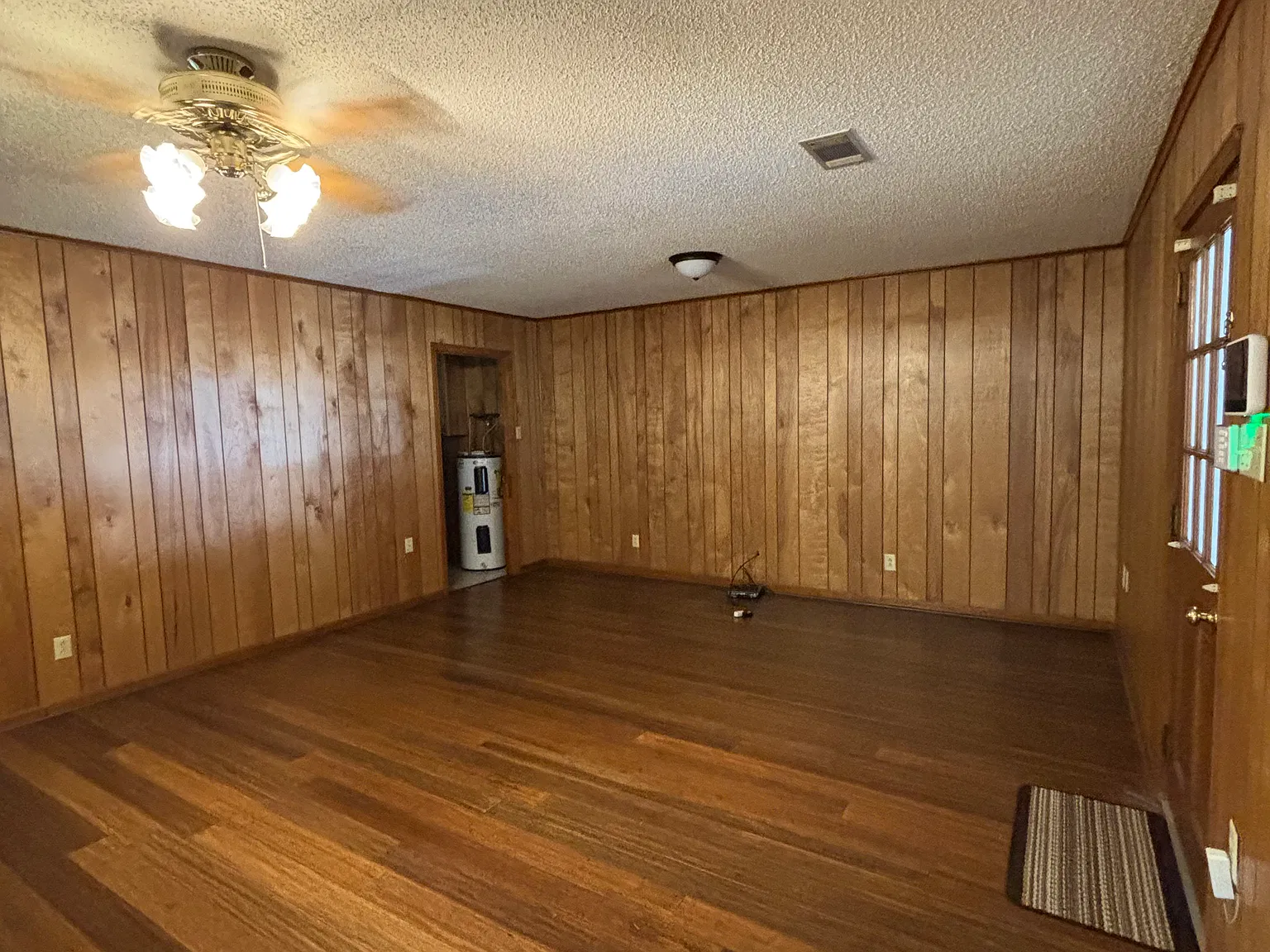 3 bed, 1500 sqft, $1,500 — Photo 2
