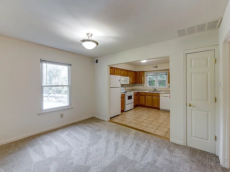Olde Forge East Apartments & Townhomes — Photo 7