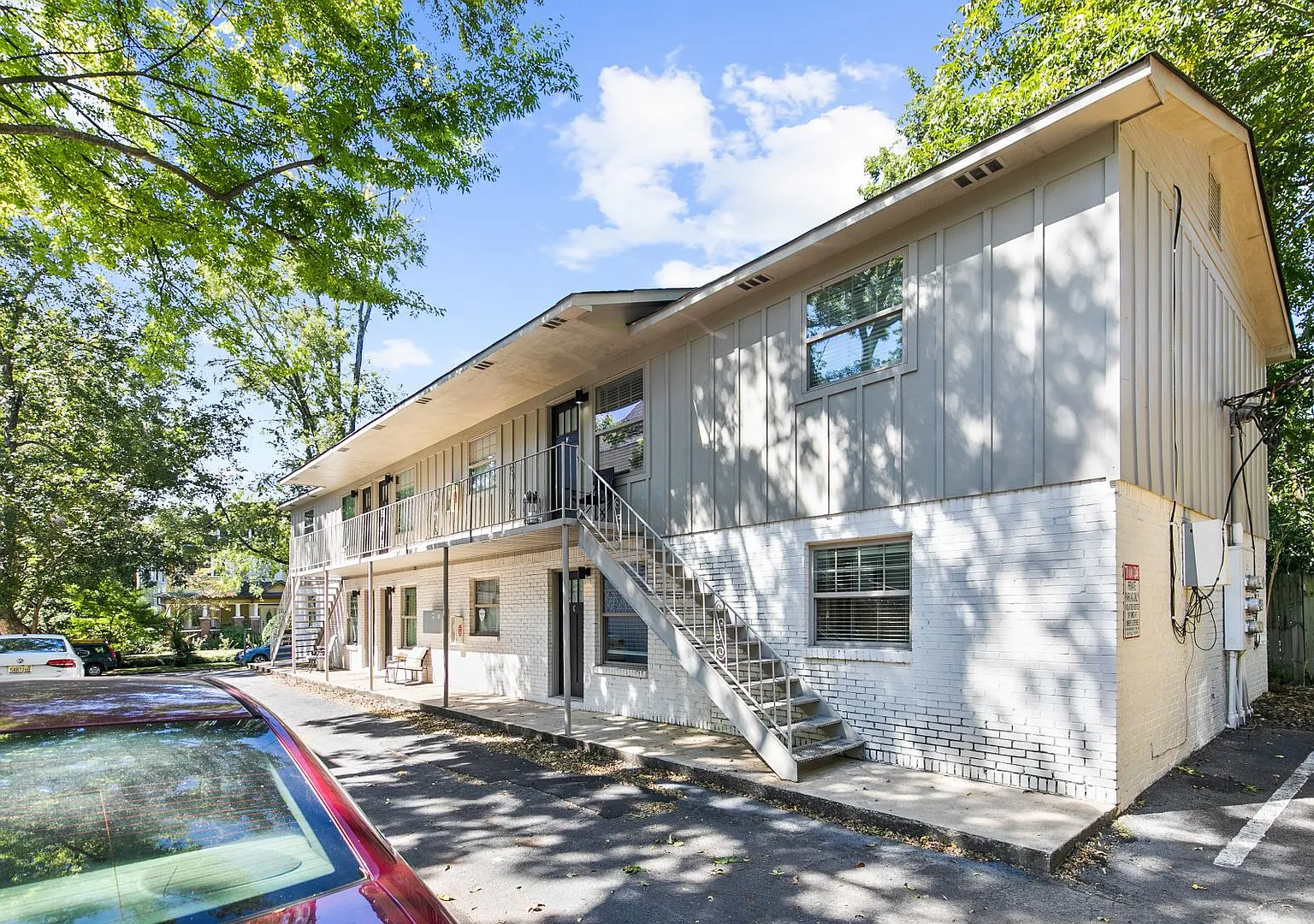 Murray Manor — Photo 1