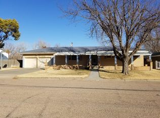 906 N Anderson St, Garden City, KS 67846