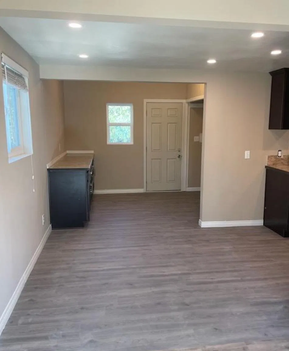 220 S Heliotrope Avenue — Photo 4