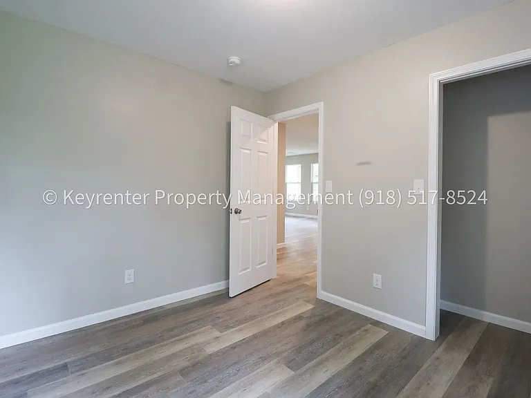 43 S Toledo Ave — Photo 15